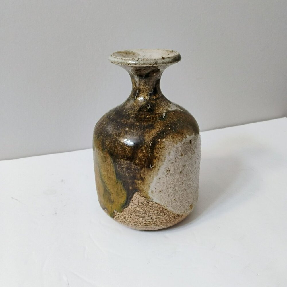Handcrafted Pottery Bud Vase Weed Pot, Signed 1972 Earth-Tone Glaze 6" Tan Olive